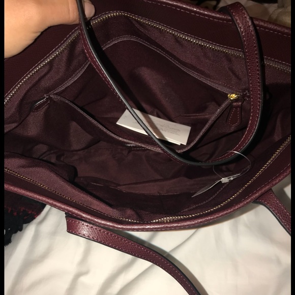 Coach Crossgrain Lth Zip Top Tote - Picture 5 of 8